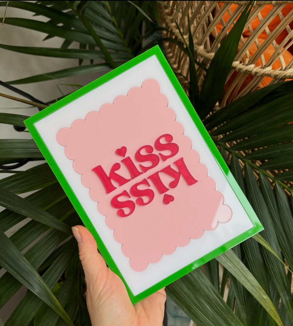 Kiss Kiss Scalloped Wall Art – Pink & Green Statement Decor 💋💚